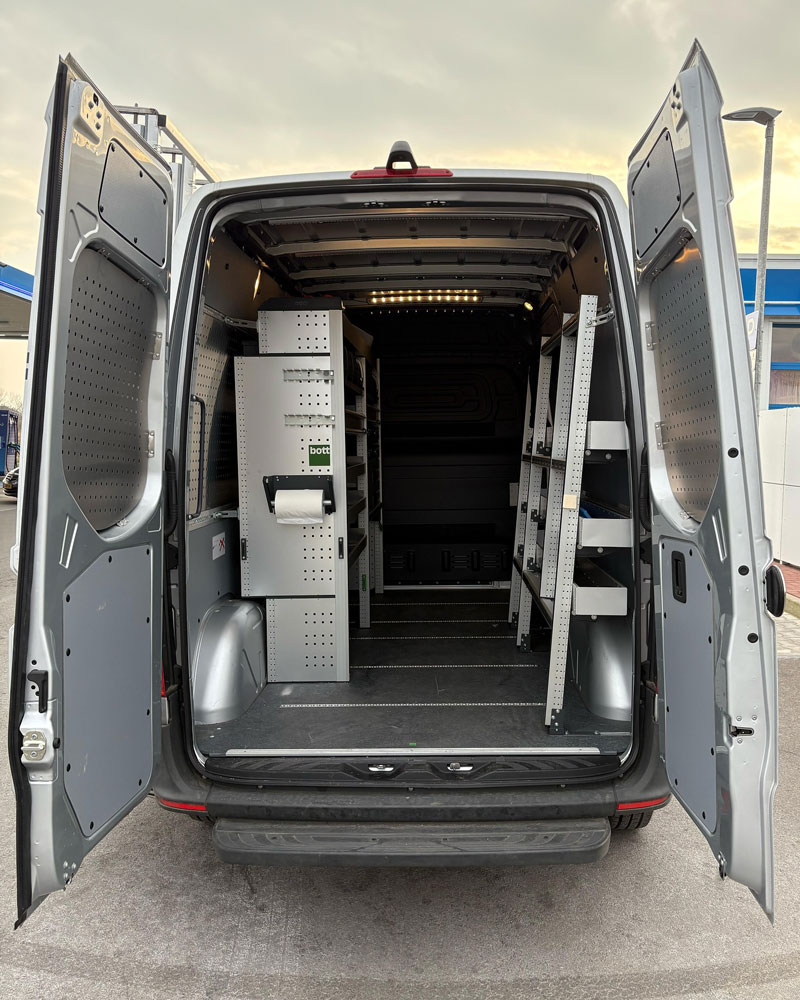 Blick in einen Montagewagen